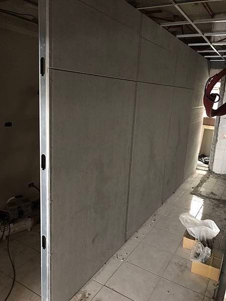 無障礙廁所石膏板單面瘋板施工紀錄.jpg