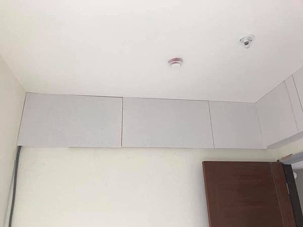 男孩房天花板矽酸鈣封板施工.jpg