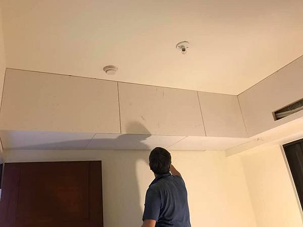 惠宇新觀室內設計 次臥室空間天花板包樑處矽酸鈣封板施工.jpg