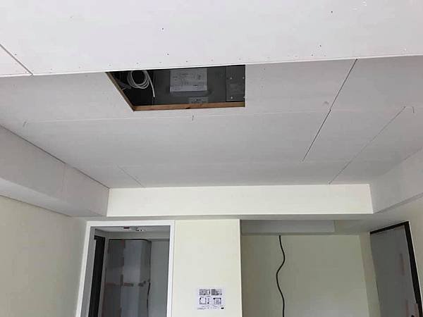 惠宇新觀室內設計 餐廳空間天花板矽酸鈣封板施工.jpg