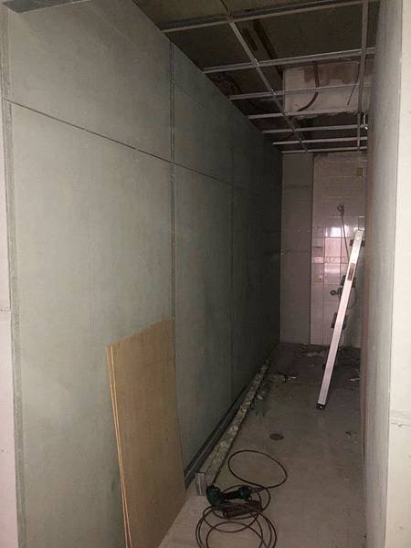無障礙廁所矽酸鈣封板2.jpg