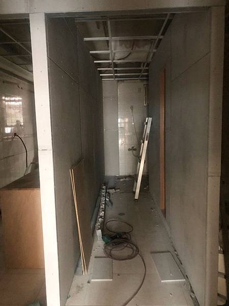 無障礙廁所矽酸鈣封板1.jpg