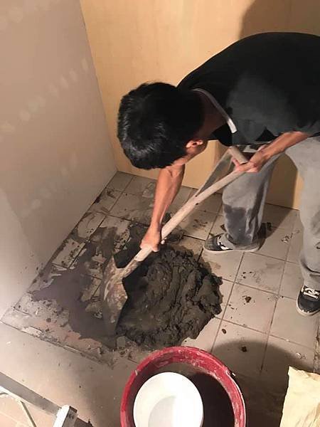 原隔間拆除位置修補.jpg