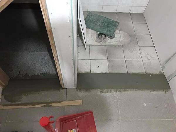 原隔間拆除位置修補 (4).jpg