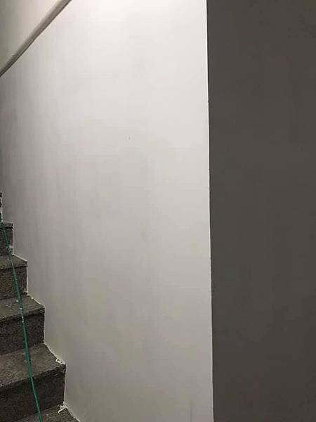 樓梯間批土作業及牆面砂磨 (3).jpg