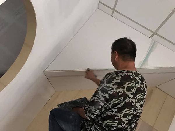 油漆AB膠批土研磨作業施工 (5).jpg