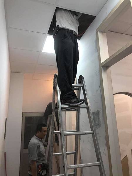 67597976_2442500712485402_1592948330080501760_n.jpg
