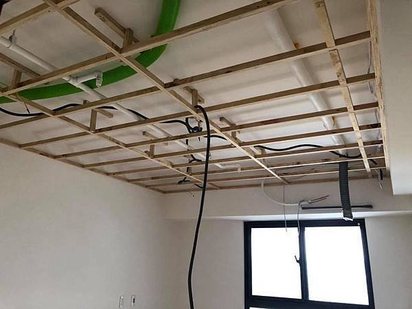 木作天花板結構施工 (4).jpg