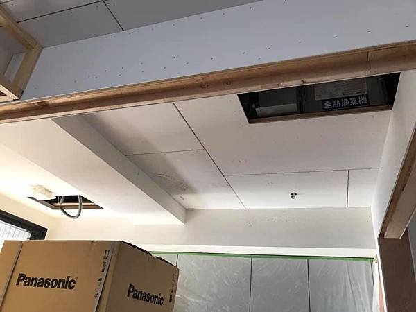 廚房空間天花板封板.jpg