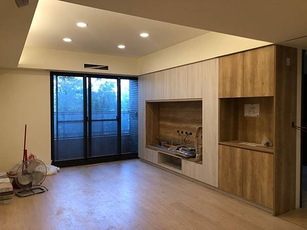 惠宇新觀 系統櫃施工 (3).jpg