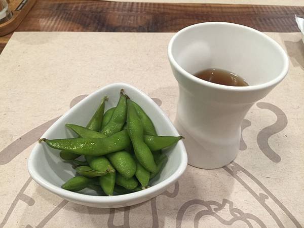 熱麥茶&amp;毛豆.JPG