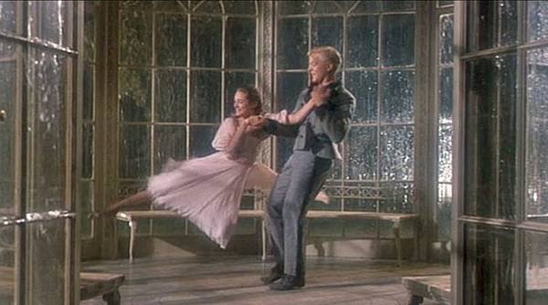 sixteen-dance-e1549990825951-731x406.jpg