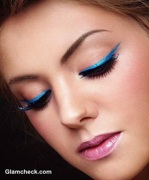 Blue-eyeliner