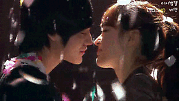 54628861201003141400152561164623217_000_640.gif