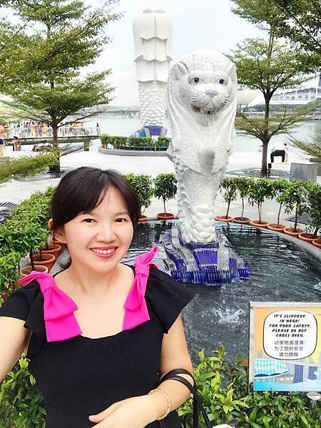 大小獅子🦁️ #MerlionPark— 在 Merlion Park, Singapore 。.jpg