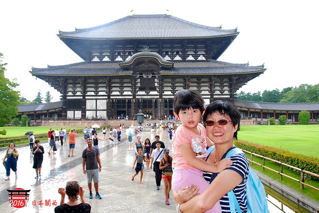 04-DAY1大雨中參觀奈良世遺東大寺.jpg