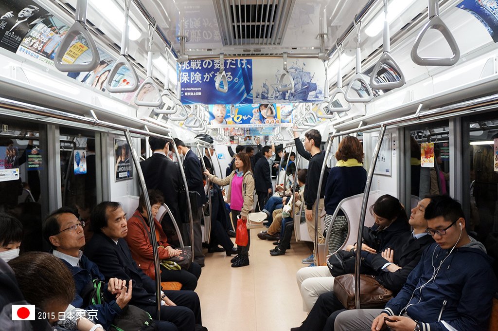 417_26地鐵電車箱內.jpg