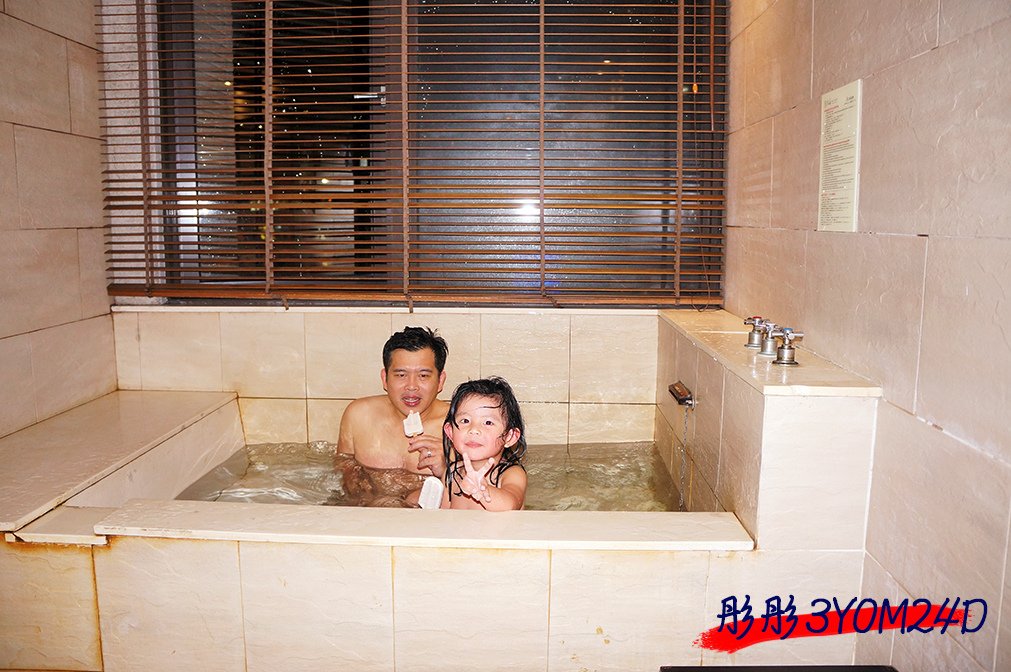 彤彤3Y0M24D-12吃完晚餐的主行程.jpg