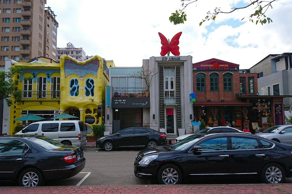 台中五權西四街1-之一堆義式餐館.jpg