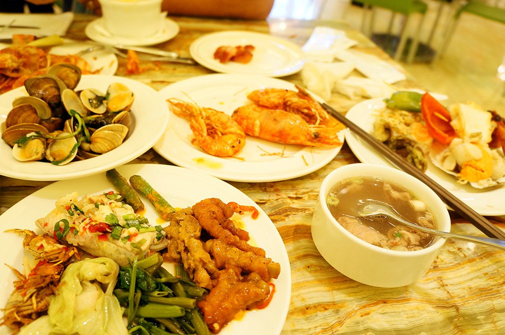 林酒店LV百匯10之滿桌食物.jpg