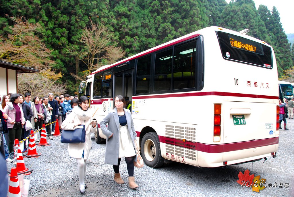 1121-034接駁車到這裡就要下車再走一小段.jpg