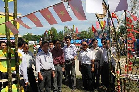 LANH DAO PGD CAC HUYEN DEN THAM QUAN