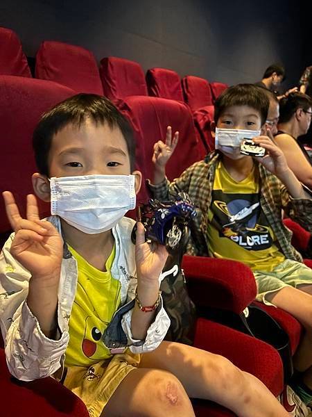 [我的2個小情人] 2024.07 蹦幼稚園畢業了