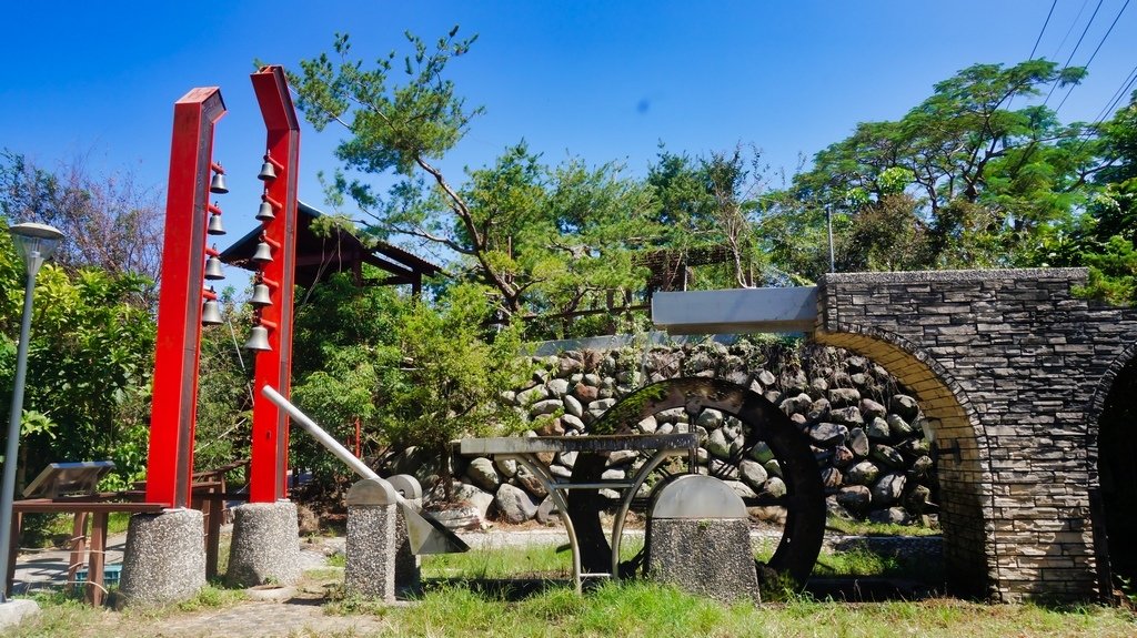 到南投埔里中台禪寺順遊國姓鄉禪機山仙佛寺、北港溪糯米石橋、泰