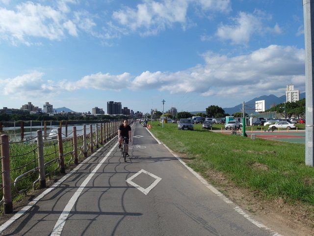 基隆河自行車道 (12).JPG