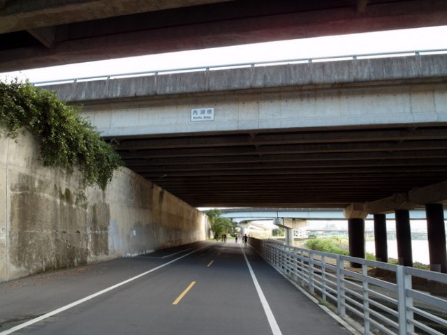 基隆河自行車道 (39).JPG