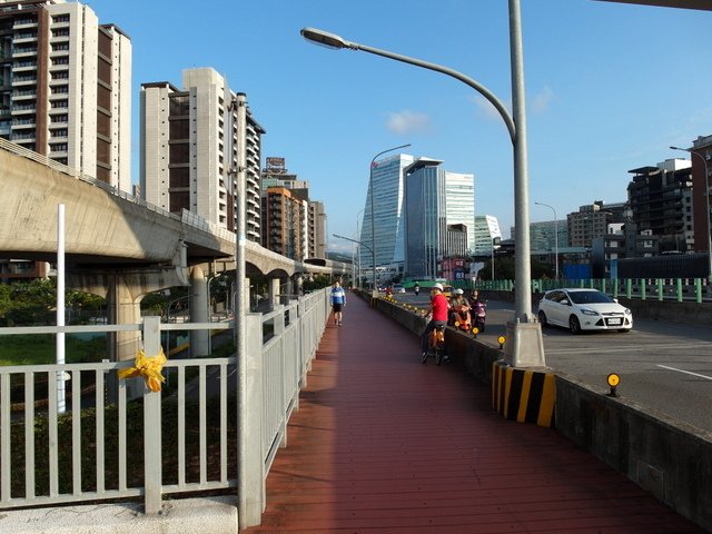 基隆河自行車道 (72).JPG