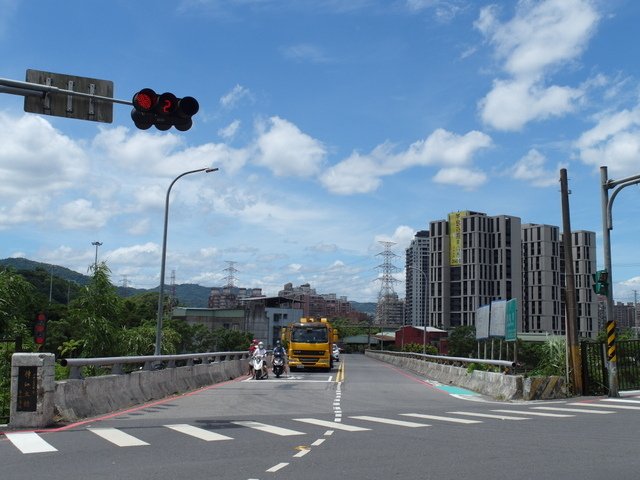 基隆河右岸自行車道_汐止段 (186).JPG