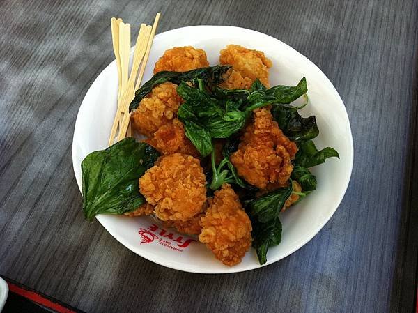風尚人文咖啡館台中文心店-香酥羅勒雞球 .JPG