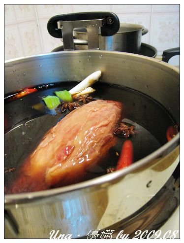 悶燒鍋滷牛腱3.jpg