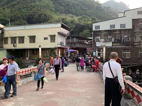 111.10.23柿外桃源之旅～清安豆腐街．雪山坑秘境．採摘