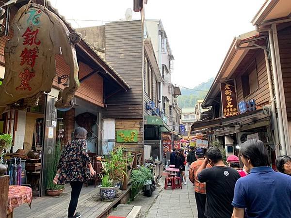 111.10.23柿外桃源之旅～清安豆腐街．雪山坑秘境．採摘