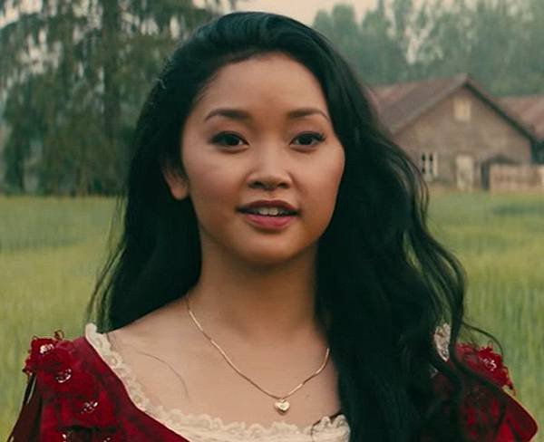 who-plays-lara--jean-song-covey-in-to-all-the-boys-ive-loved-before---lana-condor-1530541873-view-0.jpg