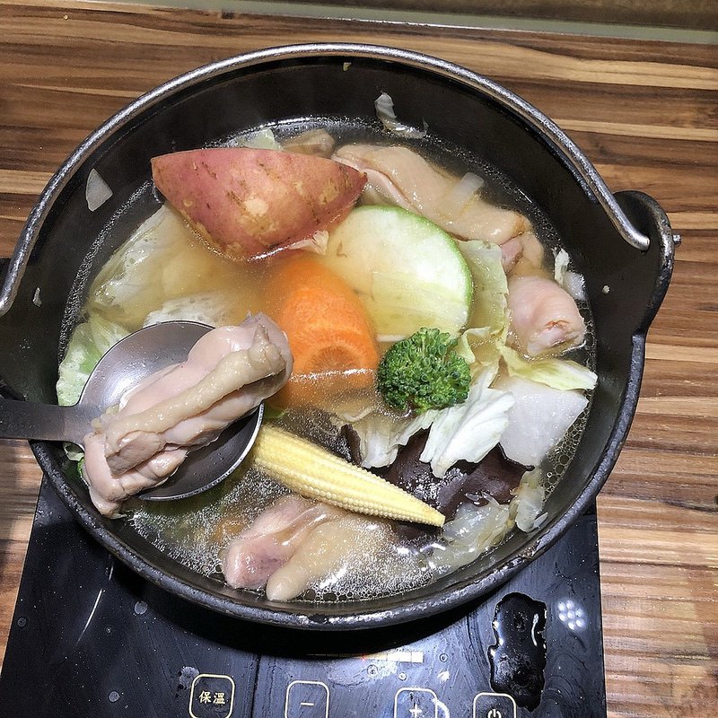 肉普普石頭鍋