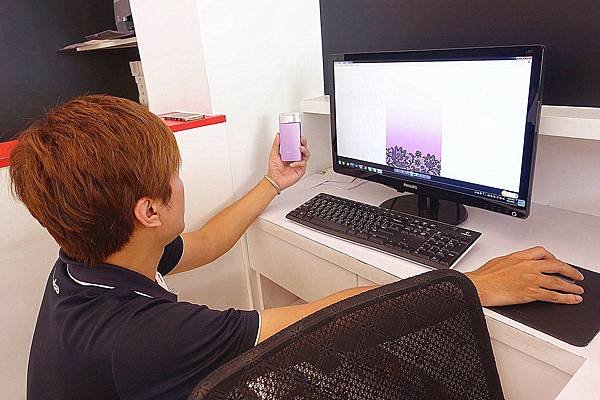  hoda好貼 創意包膜服務中心 Sony KW11香水機