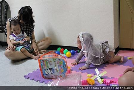 會開始想和其他大孩子玩