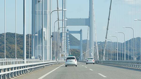 02.從車上拍出去的來島海峽大橋