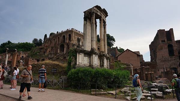 DSC01930. 貞女神殿 Tempio di Vesta