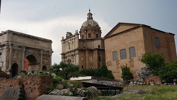 DSC01943.元老院 Curia &amp; 凱旋門Arco di Settimio Severp