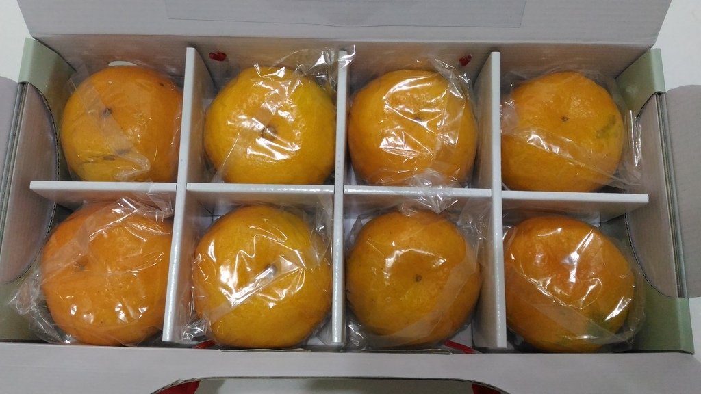 P_20211203_175511.jpg - 1101203-臺中好橘 25A八入禮盒(2KG) 包大山聯名款 友善環境及具產銷履歷之精品椪柑~