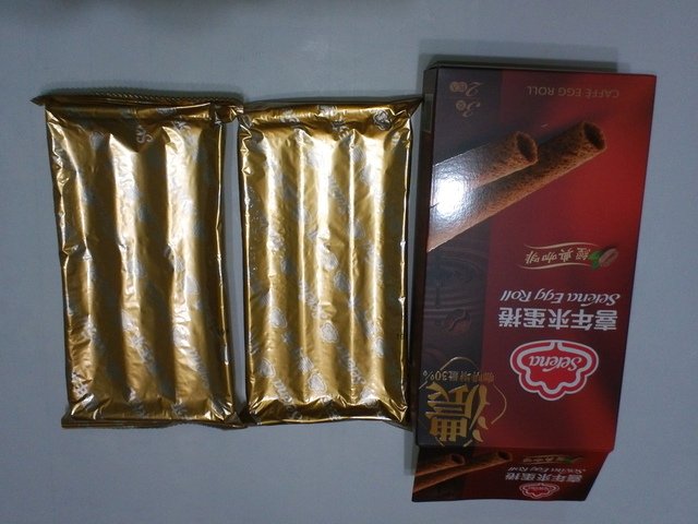 DSC06747.JPG - 1091125-喜年來10月份-經典咖啡蛋捲分享包靜岡抹茶蛋捲分享包(各一)~~