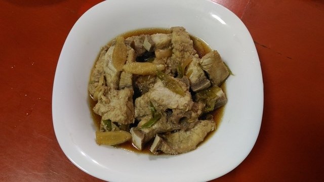 P_20201004_111856.jpg - 1091004-蒜苗醬燒鯊魚肉~
