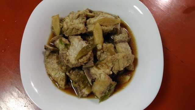 P_20201004_111936.jpg - 1091004-蒜苗醬燒鯊魚肉~