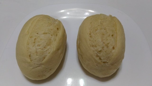 P_20200821_042215.jpg - 1090821-好市多半熟迷你麵包~