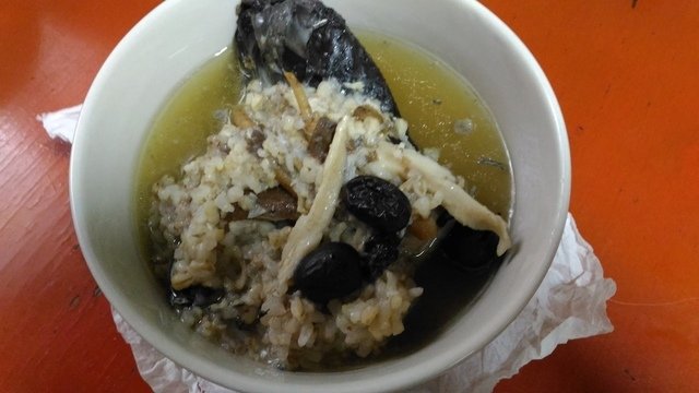 P_20200709_173625.jpg - 1090709-烏骨糙米蔘雞湯~