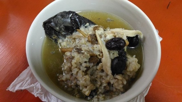 P_20200709_173630.jpg - 1090709-烏骨糙米蔘雞湯~